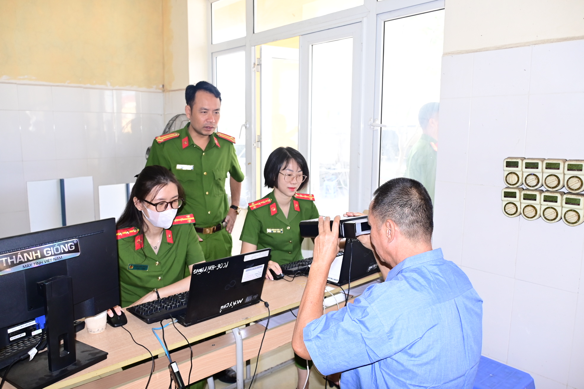 Nhân dân gửi Thư cảm ơn Đội trưởng Đội 2, Phòng Cảnh sát QLHC về TTXH